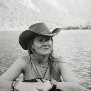 Meet your Posher, Naomi